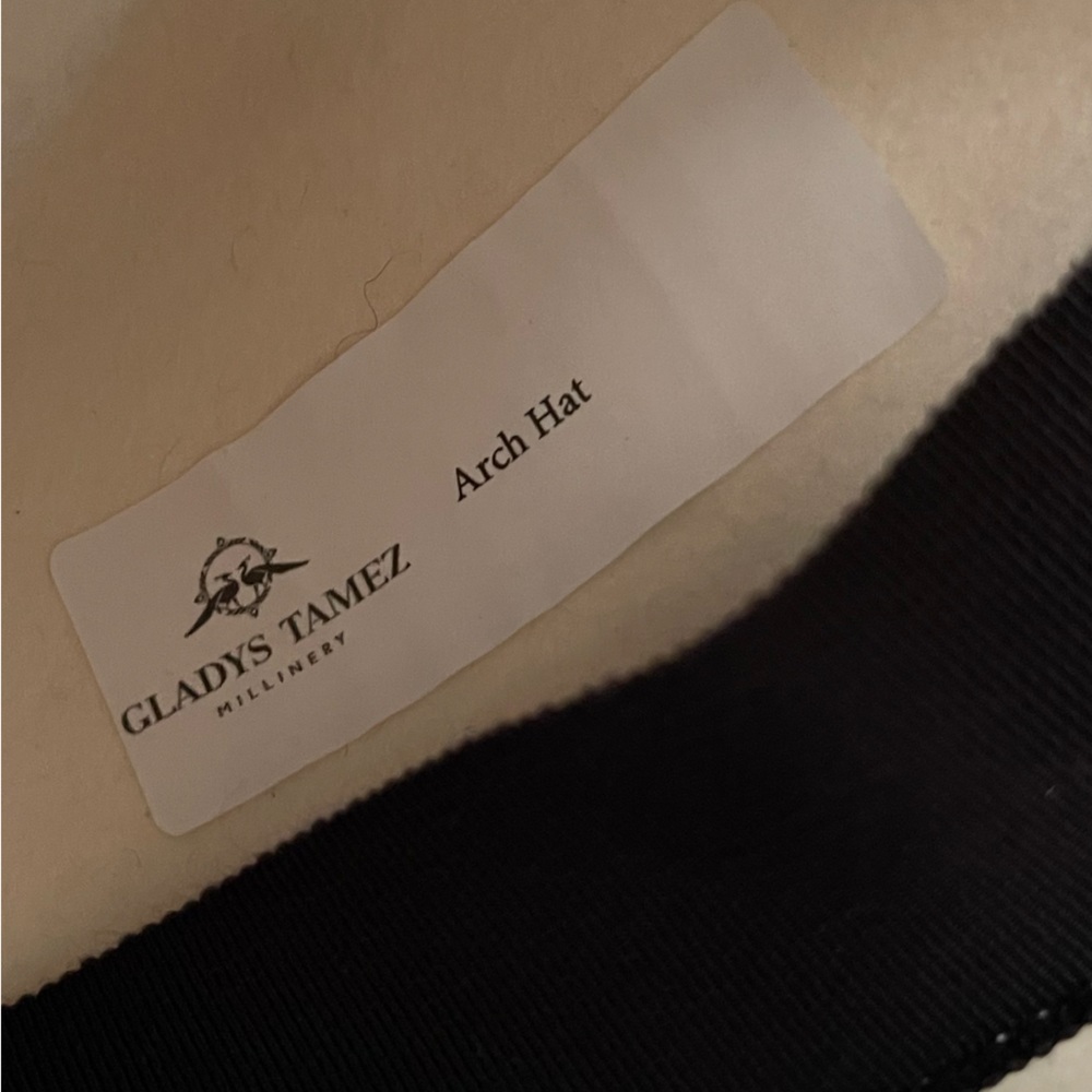 Gladys Tamez Millinery | Arch Hat Size: Small - Picture 5 of 7